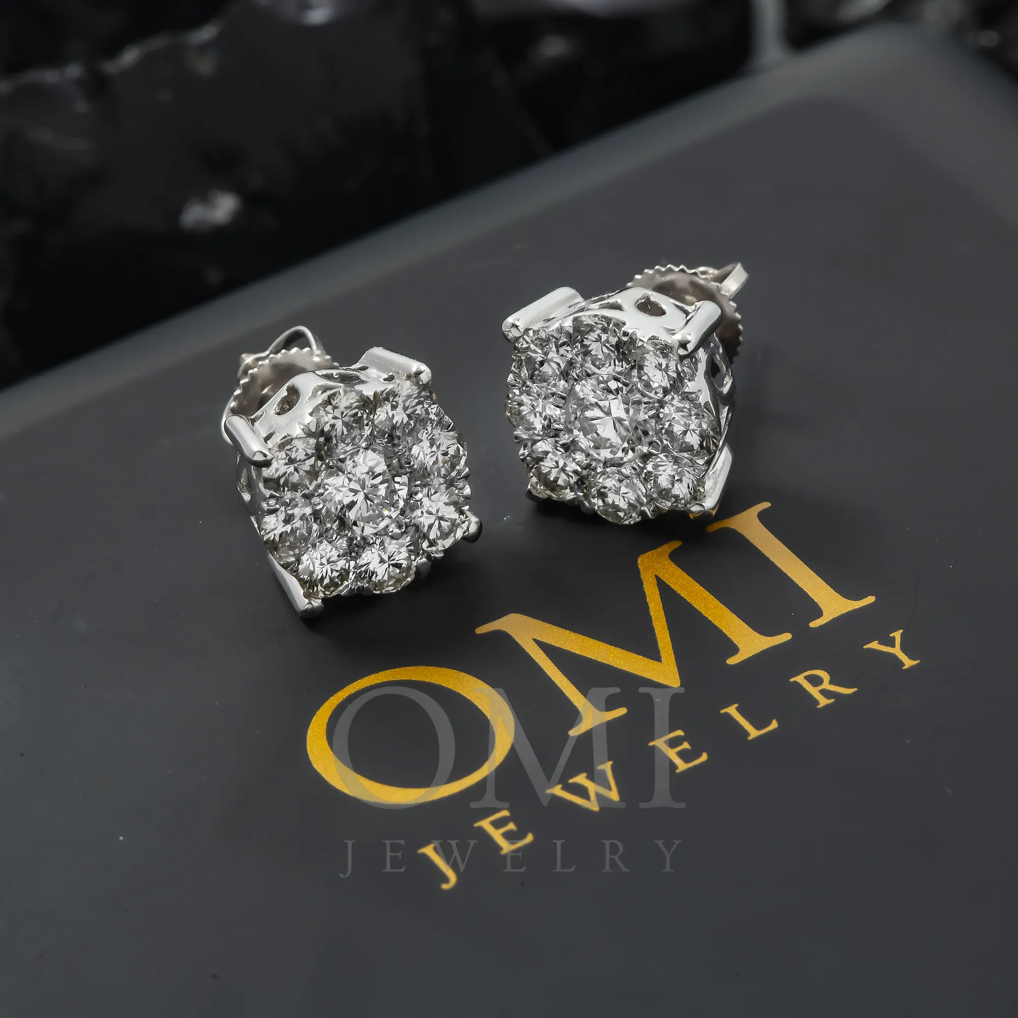 14K GOLD ROUND DIAMOND CLUSTER EARRINGS 2.50 CTW