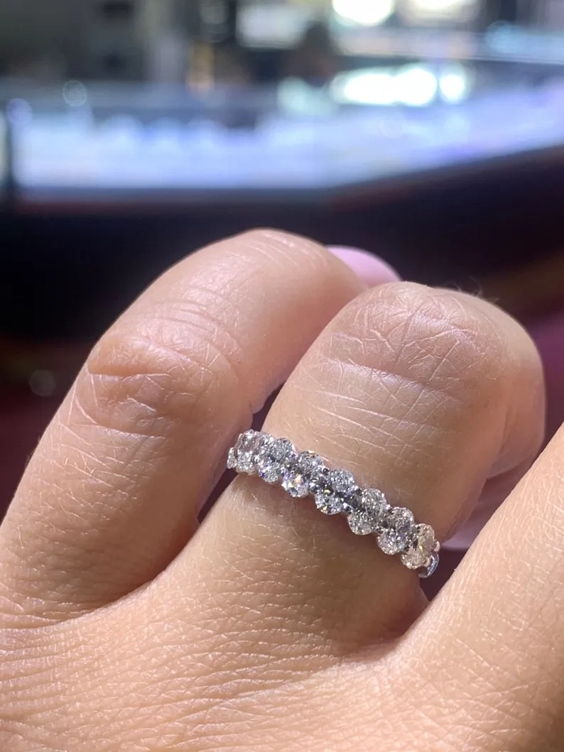 14K White Gold Oval Shape Diamond Band