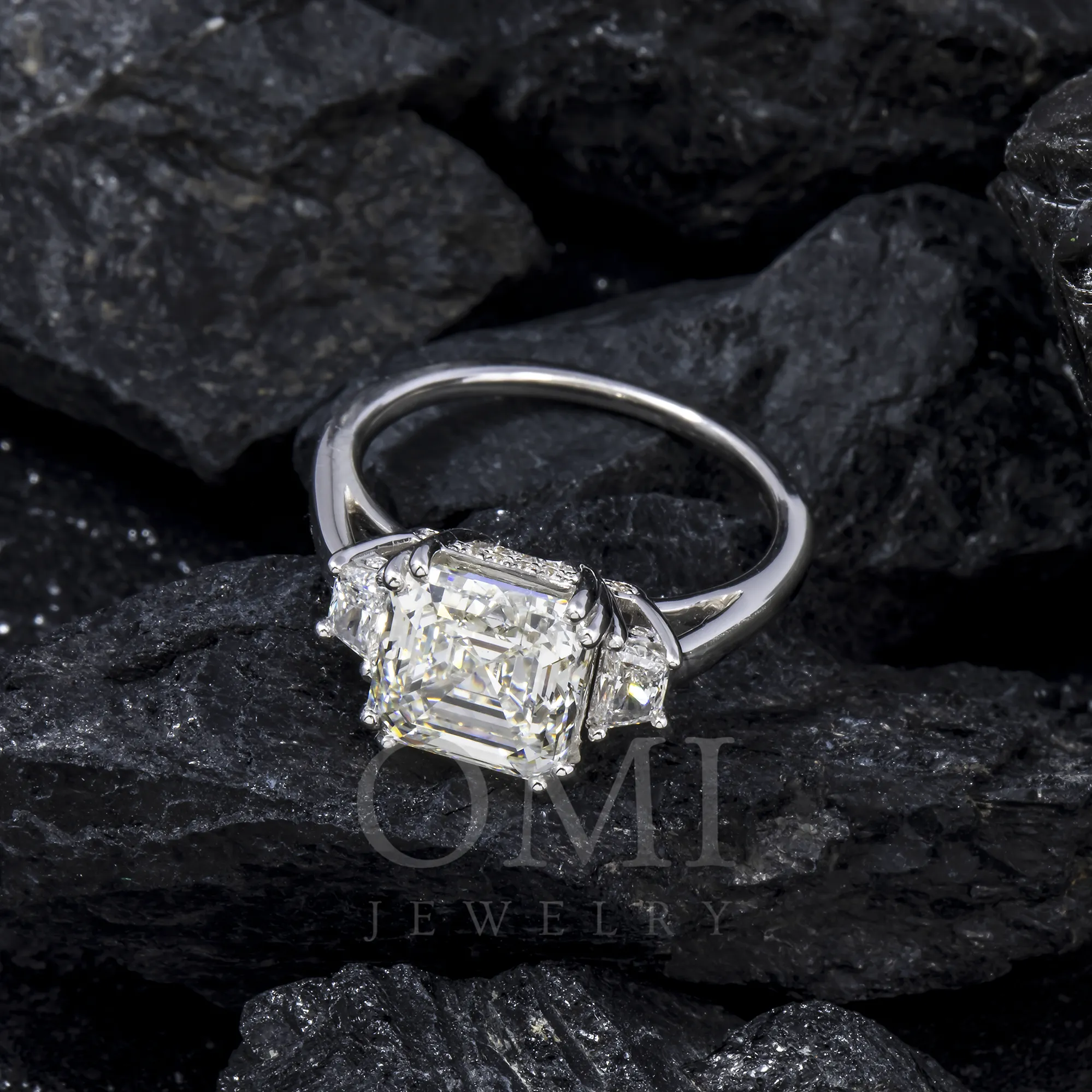 18K GOLD ASSCHER CUT LAB DIAMOND ENGAGEMENT RING 4.04 CTW