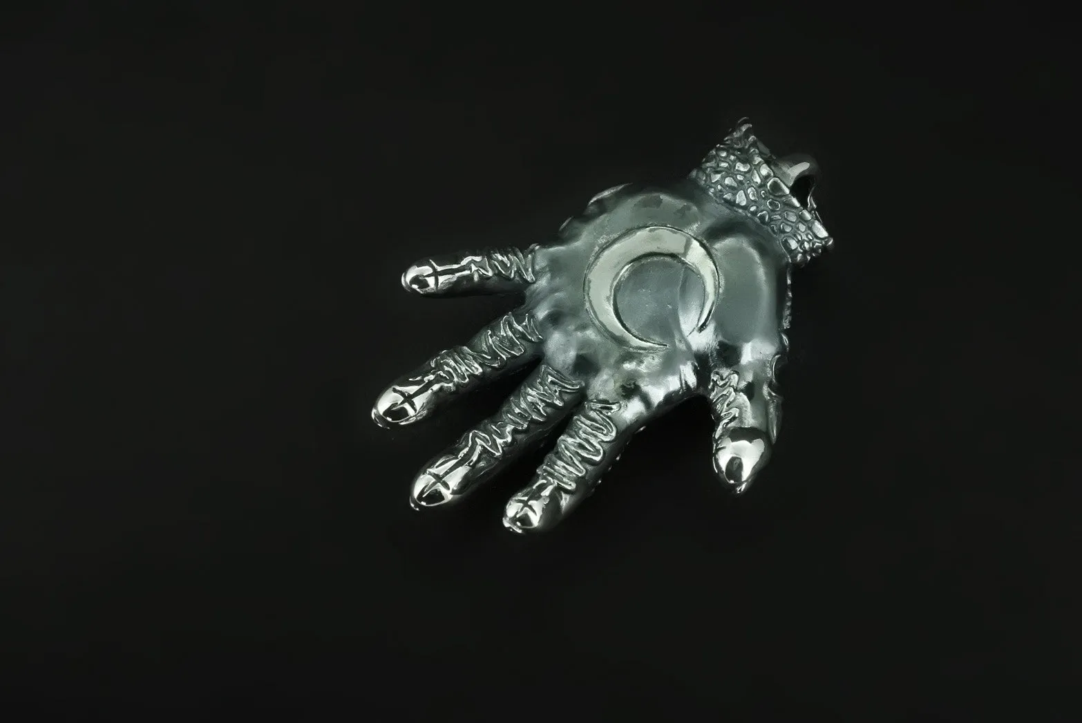 IC x Nil:GRAVE Chapi Monster Silver Hand Pendant