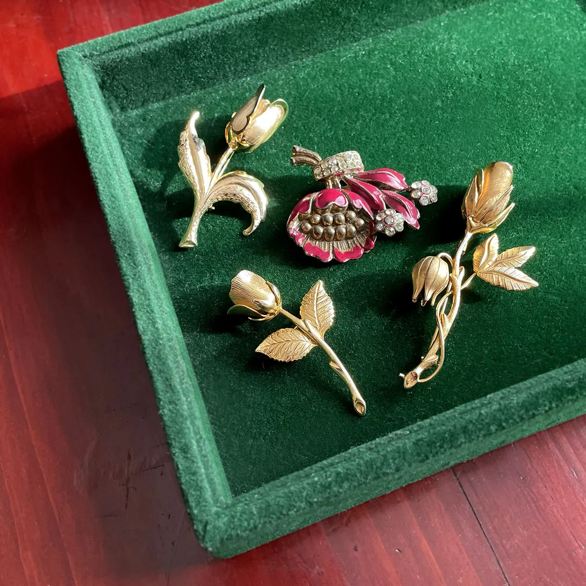 【USA輸入】 ヴィンテージ ゴールデン チューリップ ブローチ/Vintage Golden Tulip Brooch