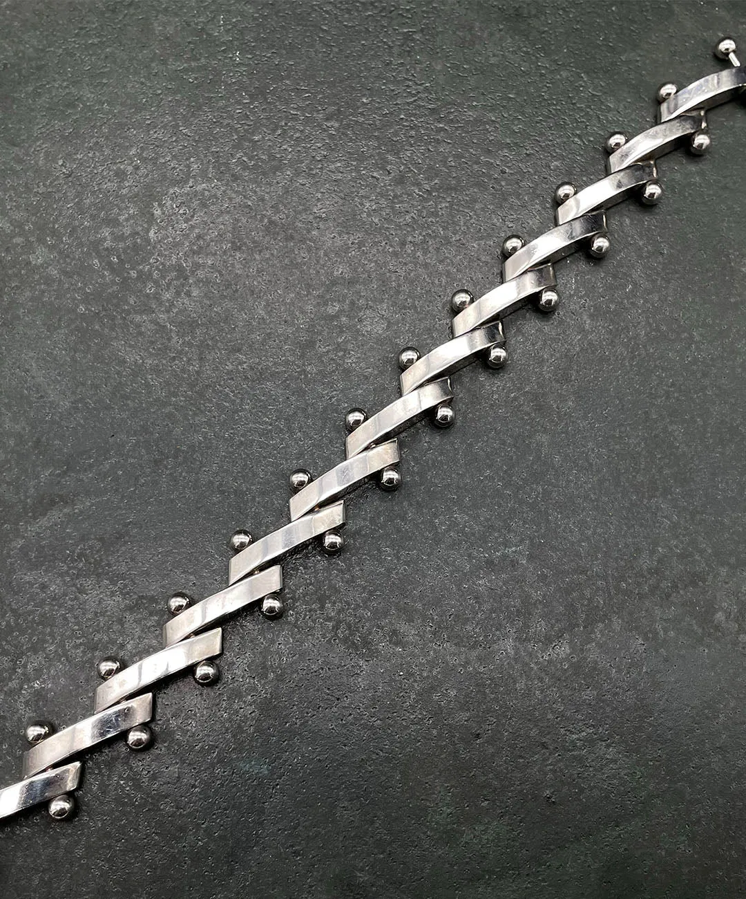 【USA輸入】ヴィンテージ シルバートーン アブストラクト ブレスレット/Vintage Silver Abstract Bracelet