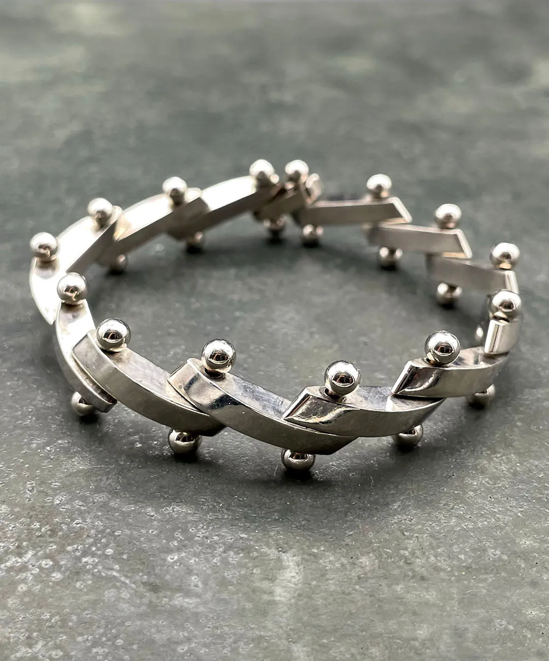 【USA輸入】ヴィンテージ シルバートーン アブストラクト ブレスレット/Vintage Silver Abstract Bracelet