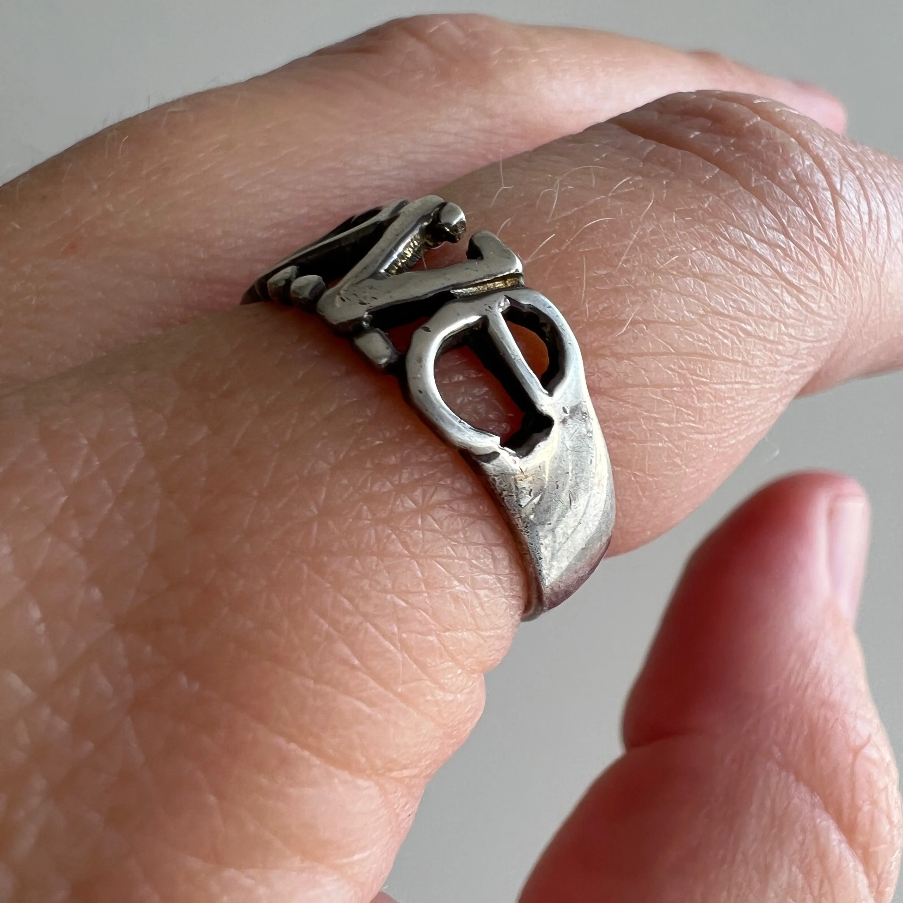 V I N T A G E // punctuated LOVE / sterling silver LOVE word ring / size 6.25