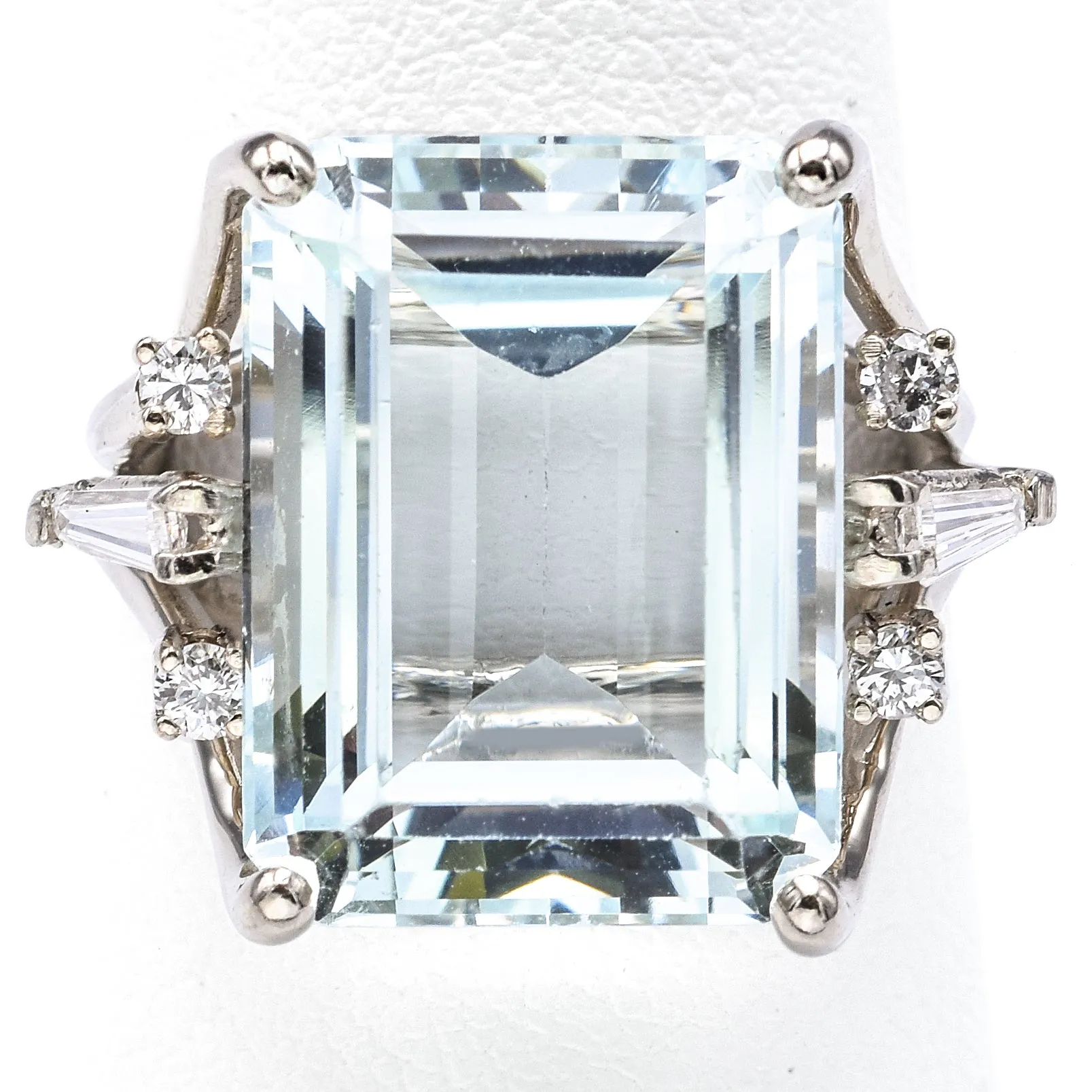 Vintage 14K Gold 9.60Ct Aquamarine & 0.42TCW Diamond Cocktail Ring